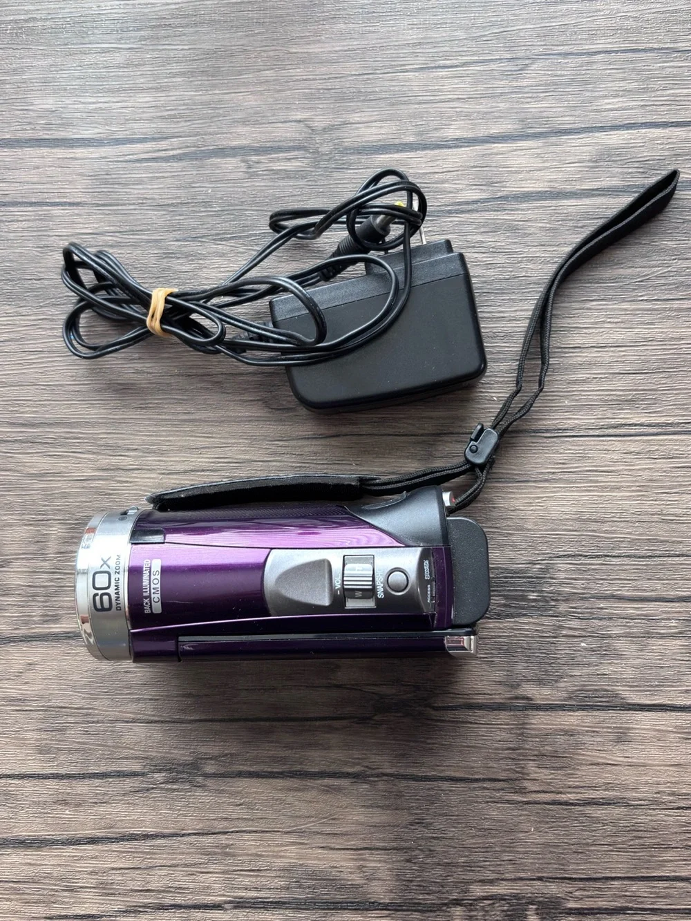 JVC® Full HD 1080p Camcorder Model GZ-E300VU Handheld 60xTESTED-memory Card/ Chg